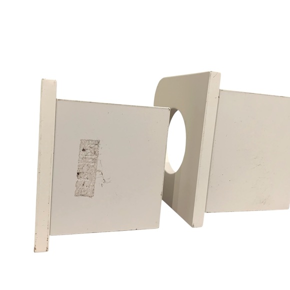White Bookends with Decorative Circular Cutout - Picture 8 of 9